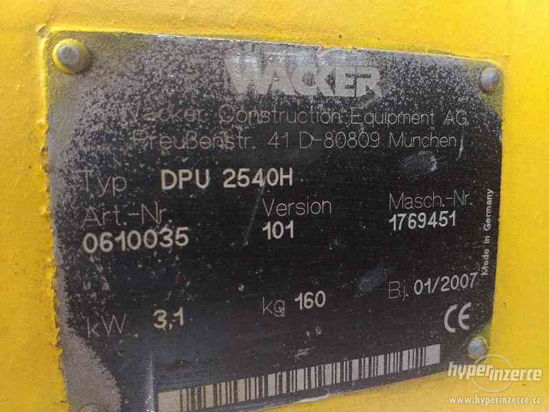 Reverzní vibrační deska WACKER DPU 2540H - foto 3