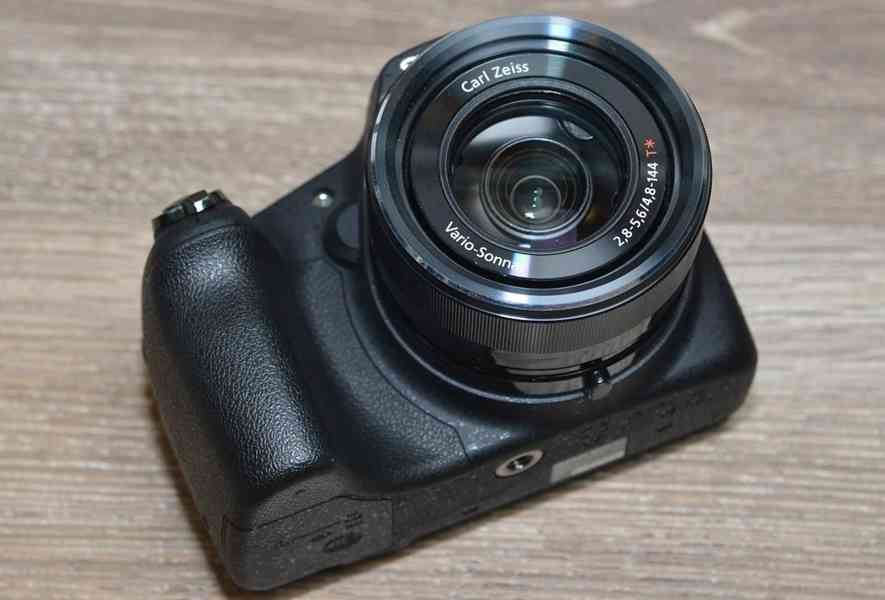 SONY CyberShot DSC-HX 100V FullHDV*30x O. ZOOM*GPS - foto 3