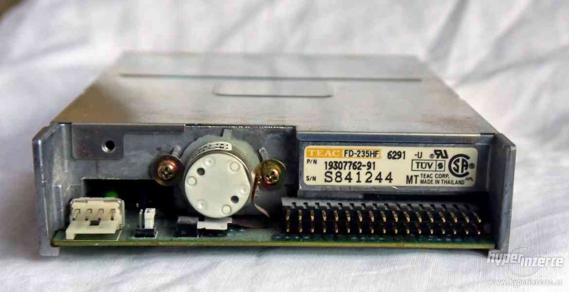 Disketová mechanika + 50 ks disket 1.44 MB - foto 2
