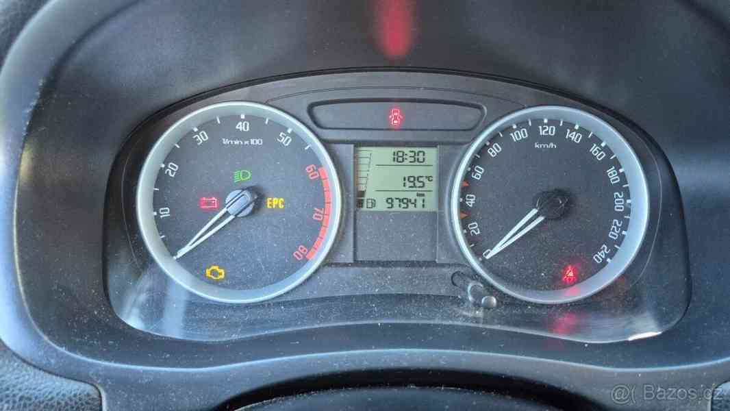 Škoda Fabia 1,2   2 - foto 9
