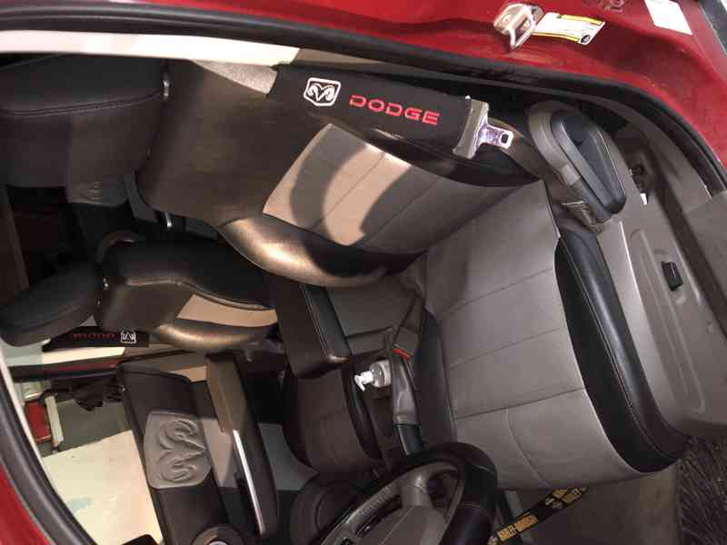Dodge Nitro 2,8 CRD - foto 8