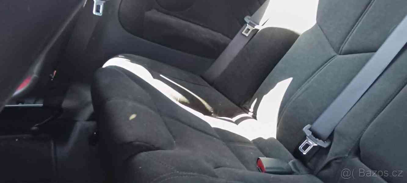 Alfa Romeo GT 1,8   Twin Spark - foto 13