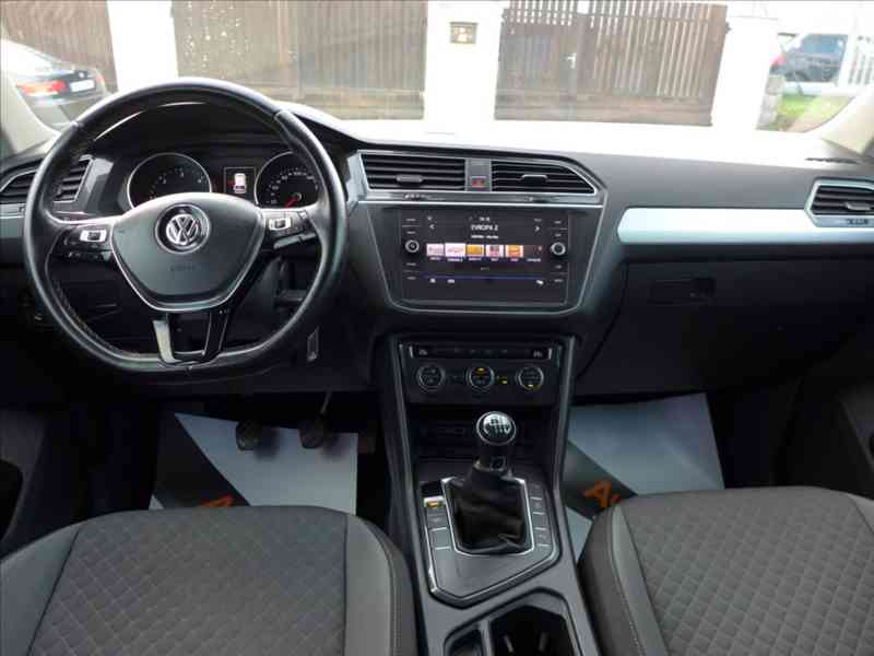 Volkswagen Tiguan 2,0 TDi 110KW NAVI,APP,1.MAJ - foto 7