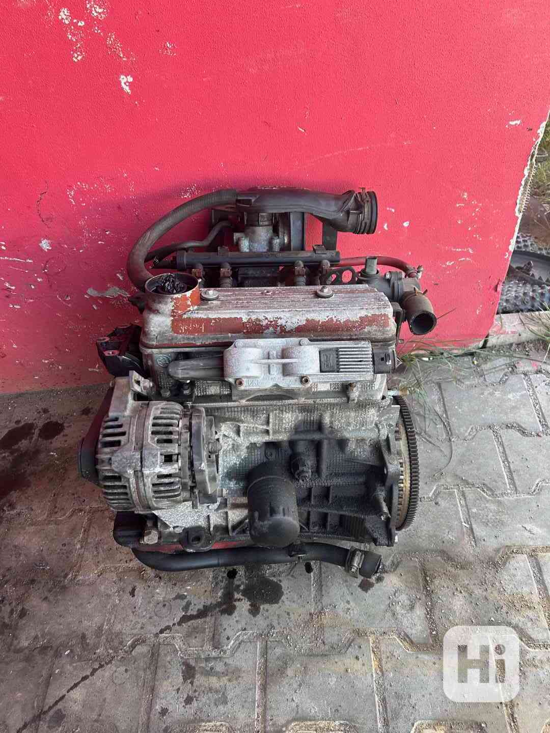 Motor 1,4MPI AZE 44KW Škoda fabia kompletní - foto 1