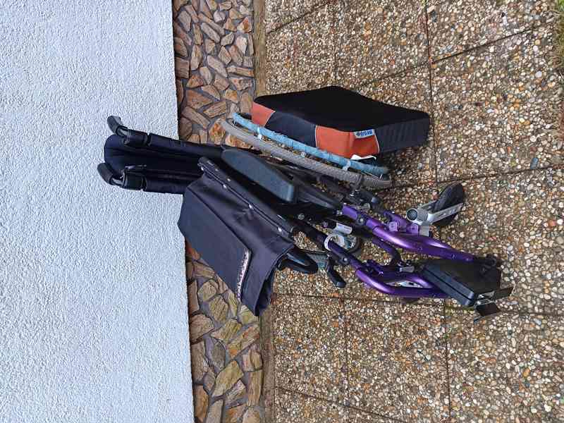 Invalidní vozík. - foto 3