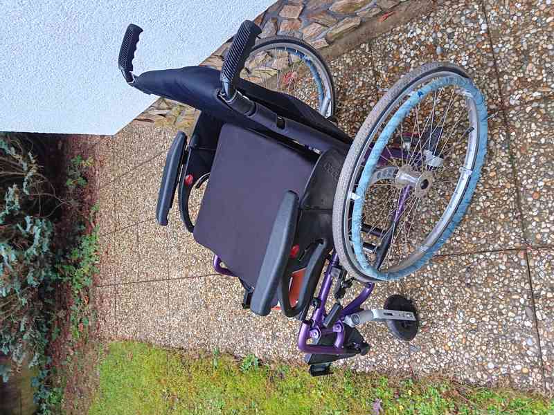 Invalidní vozík. - foto 2