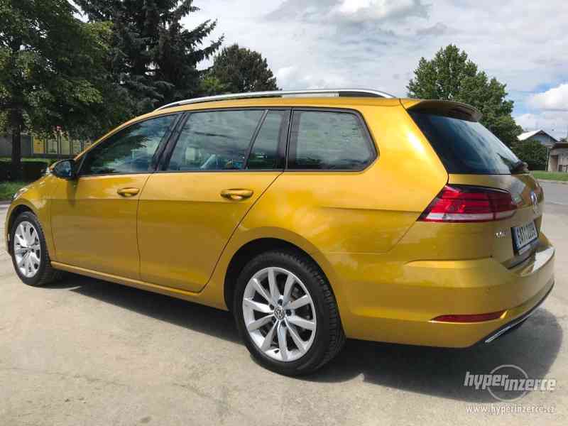 VW GOLF 81kW Rok 2018 Variant JEN 30000km Maraton edition - foto 2
