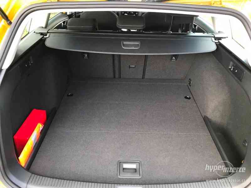 VW GOLF 81kW Rok 2018 Variant JEN 30000km Maraton edition - foto 9