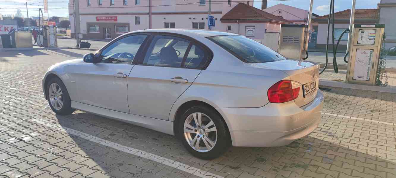 BMW E90 318d - foto 4
