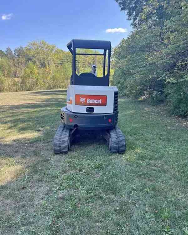 bobcat Dlouhá ruka! Minirypadlo Kubota s dieselovým motorem - foto 2