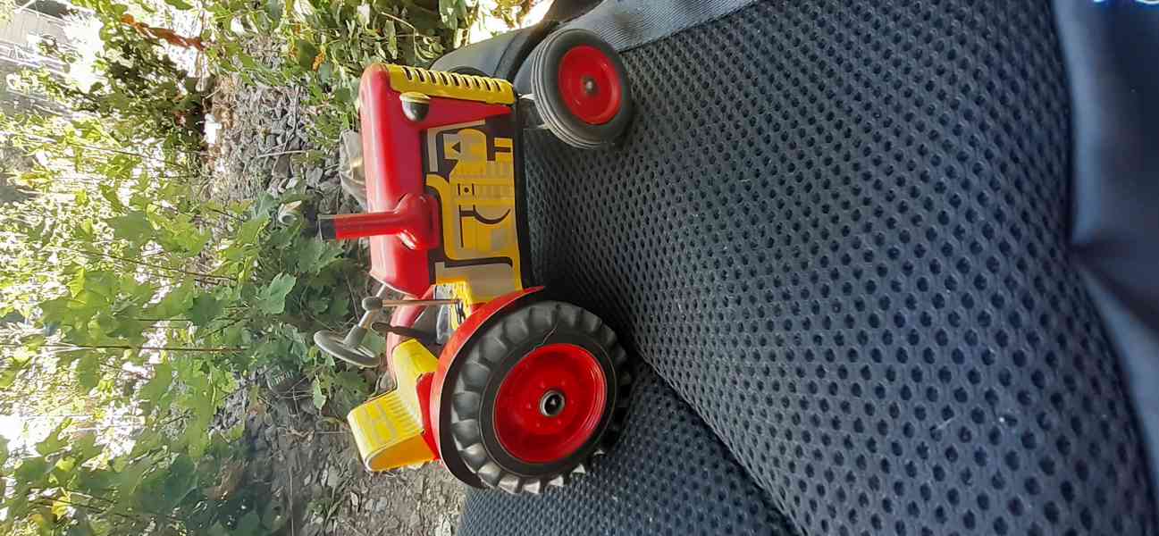 Stará plechová hračka traktor Zetor - foto 3