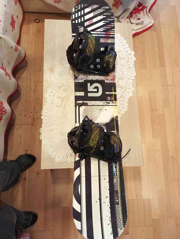 Prodám snowboard Gravity s vázáním,  d-140  - foto 5