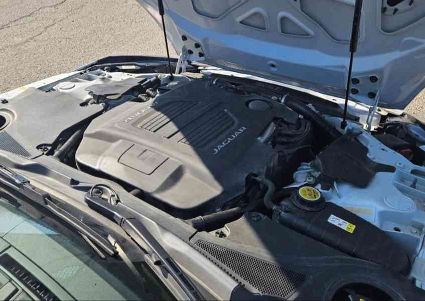 Jaguar F-Type, 5.0 V8 405kW CarbonCeramic 4x4 - foto 5