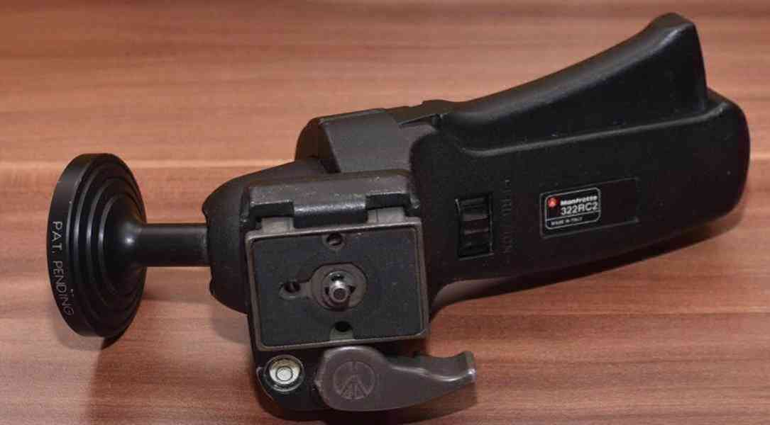 Stativová hlava: Manfrotto 322RC2 **Kulová hlava s rukojetí - foto 3