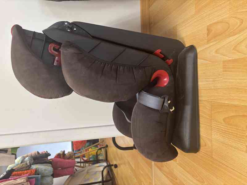 Autosedačka - foto 3