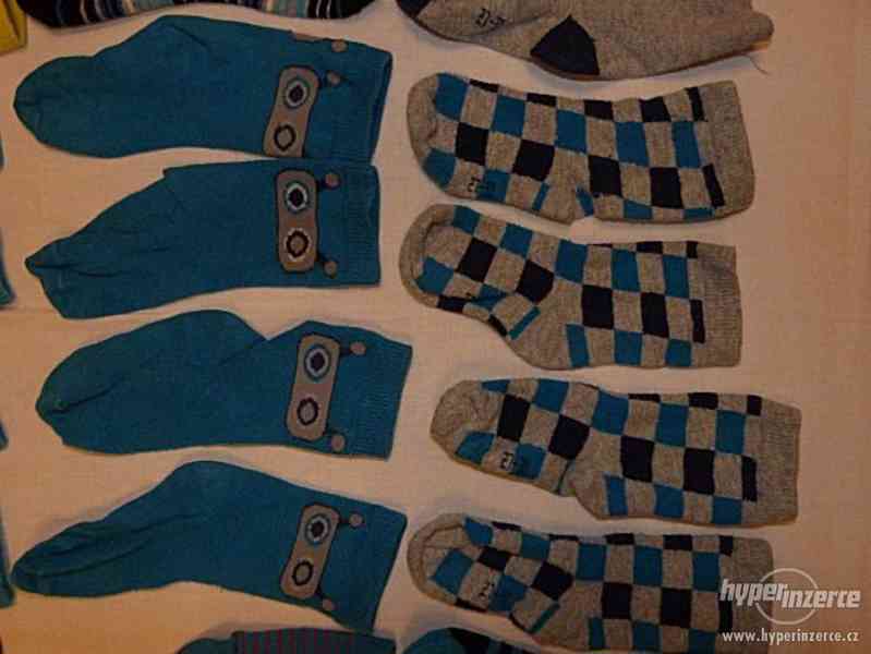 24 párů ponožek pro dvojčata vel. 27 - 30 - foto 3