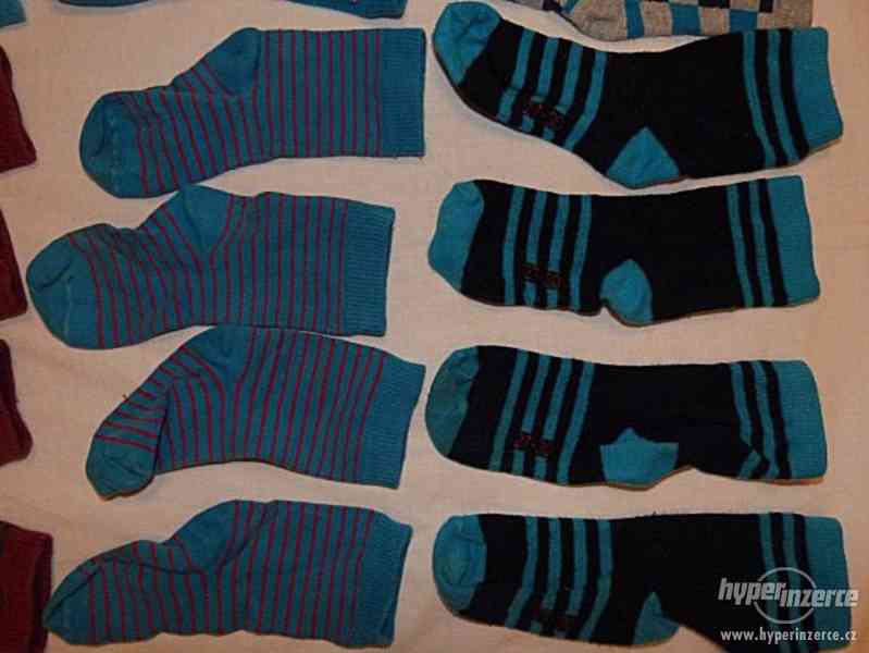 24 párů ponožek pro dvojčata vel. 27 - 30 - foto 4