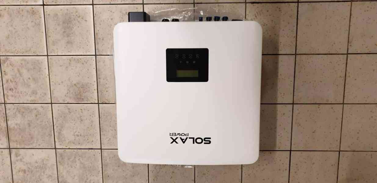 Prodám stídač Solax X3 Hybrid - foto 1