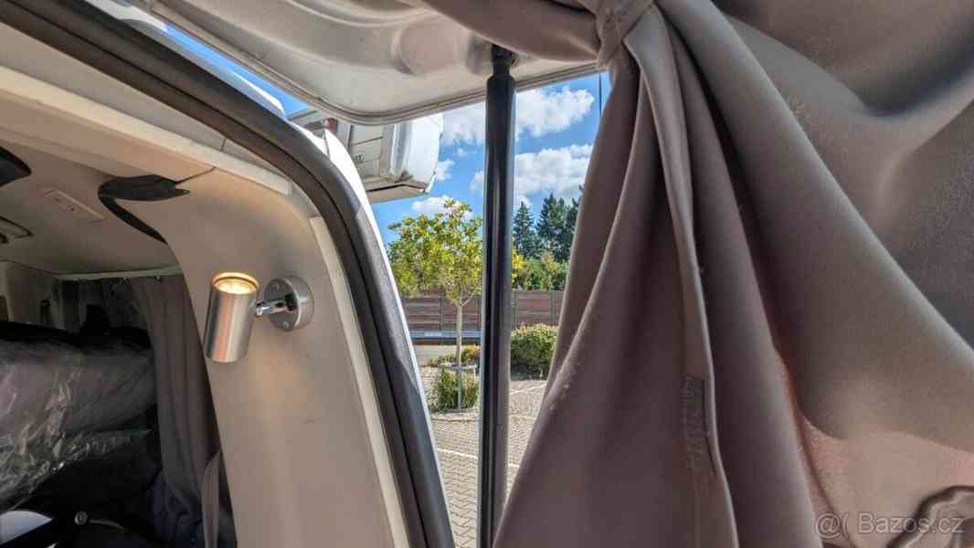Volkswagen Multivan 2011 - 2 šoupačky, stan, serv - foto 14
