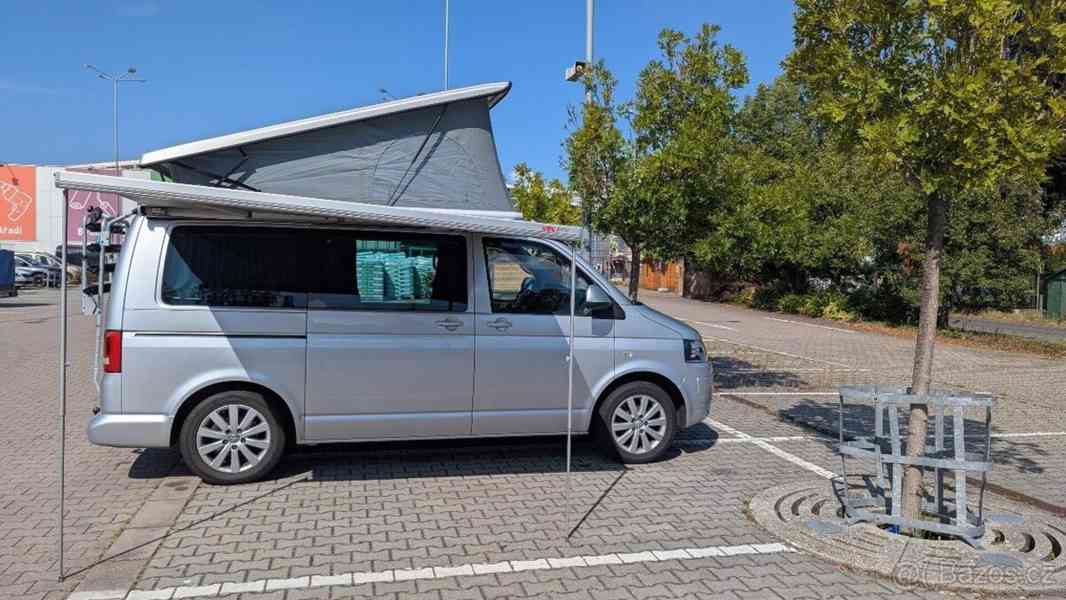 Volkswagen Multivan 2011 - 2 šoupačky, stan, serv