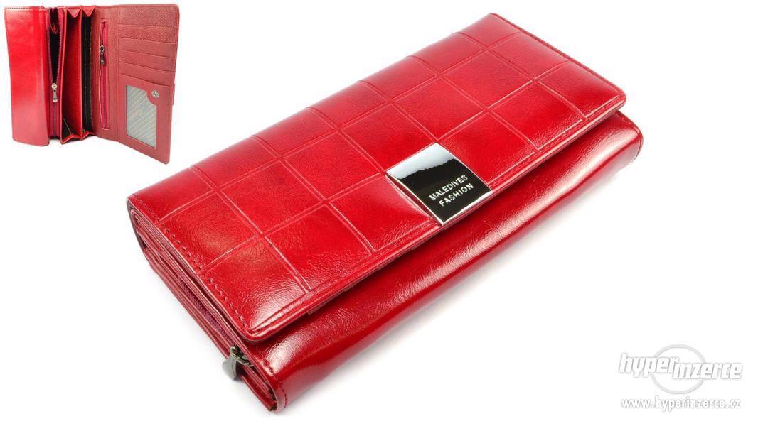 Červená peněženka kožená dámská