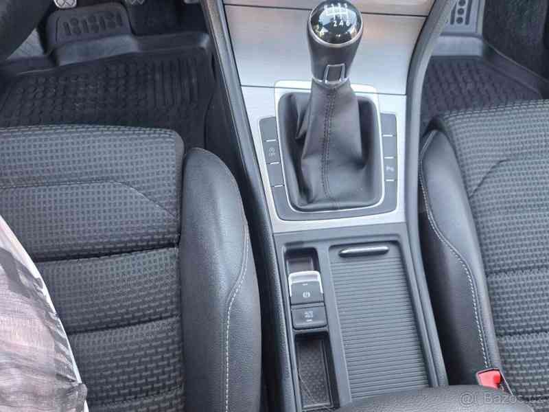 Volkswagen Golf 1,2   7 TSI, 81 KW - foto 9