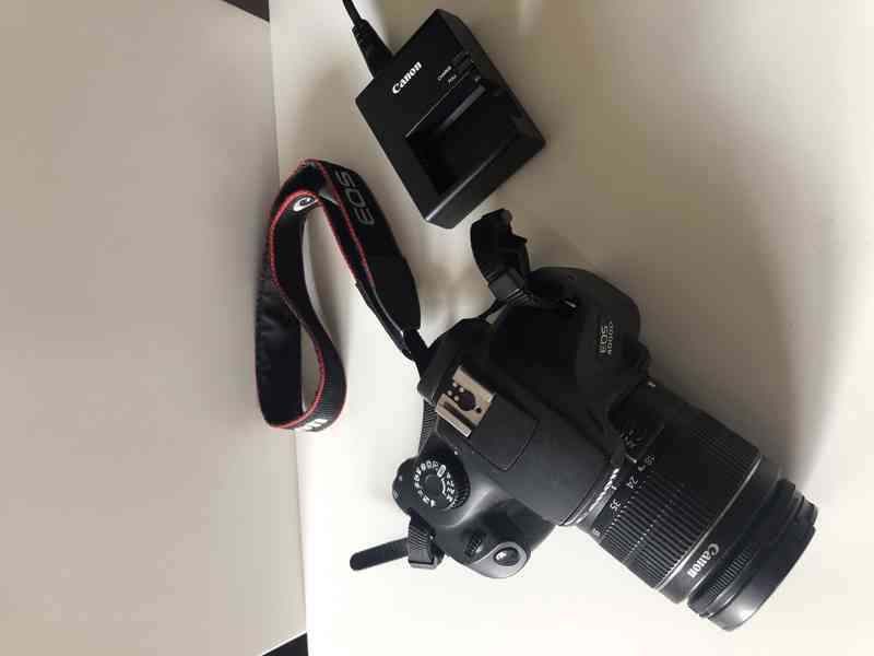 Canon EOS 4000D - zánovní stav - foto 2