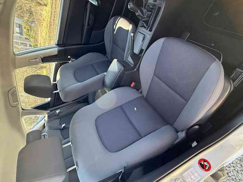 Mazda 3 1.6 MZ- CD 66kw Comfort  - foto 13