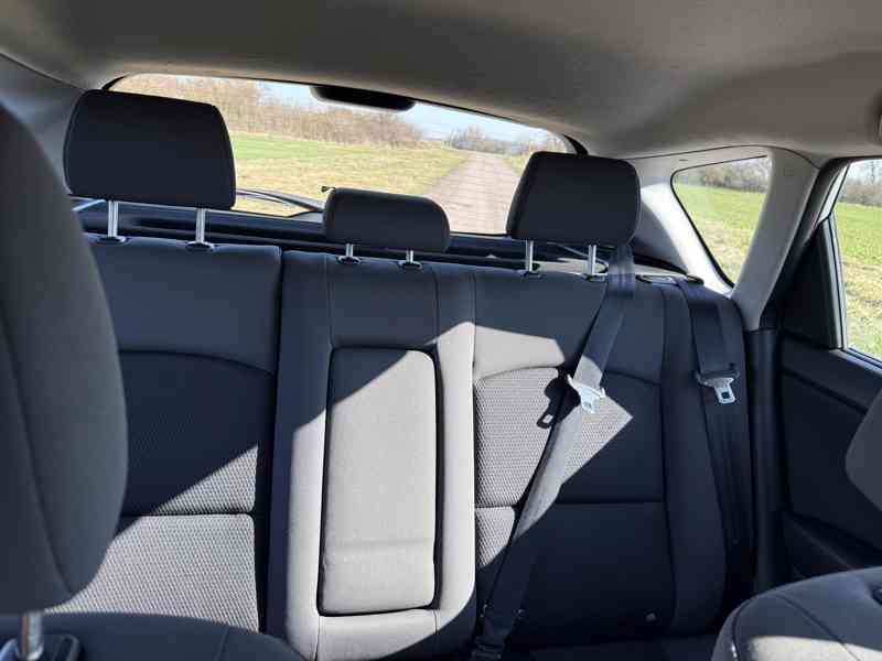 Mazda 3 1.6 MZ- CD 66kw Comfort  - foto 19