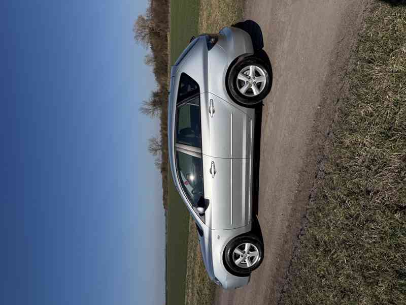 Mazda 3 1.6 MZ- CD 66kw Comfort  - foto 4