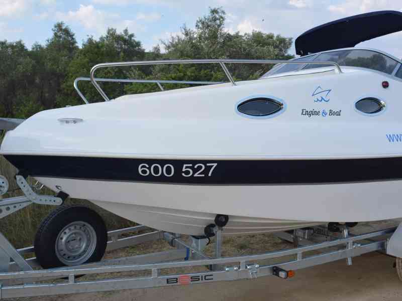 Nová kajutová jachta Sport Cruiser 20 / 5,9 metru - foto 14