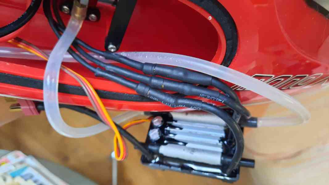 Závodní RC loď Super Mono X brushless – rychlost až 45km/h - foto 10