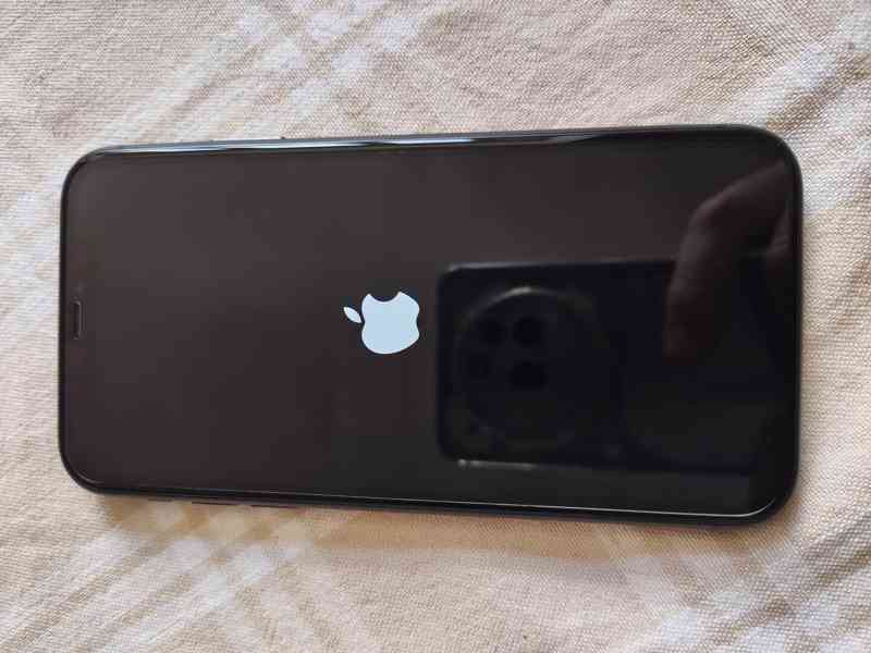 Mobilní dotykový telefon iPhone 11 64GB - foto 3