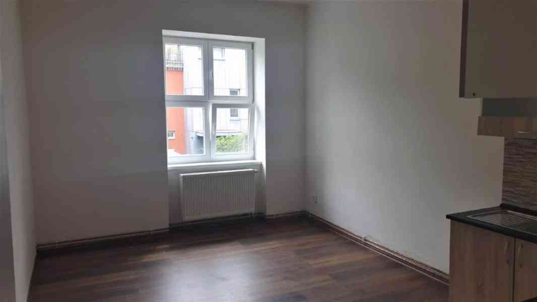 Pronájem bytu 3 + 1, 103 m2, 1. patro, v centru Pardubic - foto 3