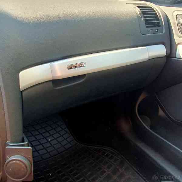 Škoda Octavia Scout kombi 4x4 2 TDI 103 kW - foto 20
