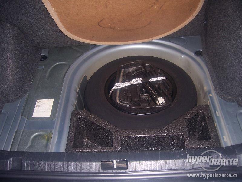 Škoda Octavia 1,9 SDi Temptation - foto 17