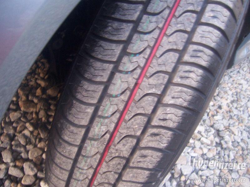 Škoda Octavia 1,9 SDi Temptation - foto 19