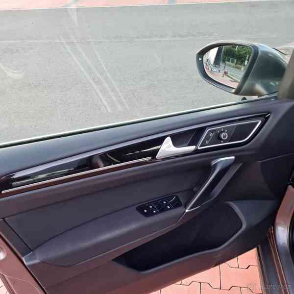 Volkswagen Golf 1,4   TSI (92kW) - foto 20