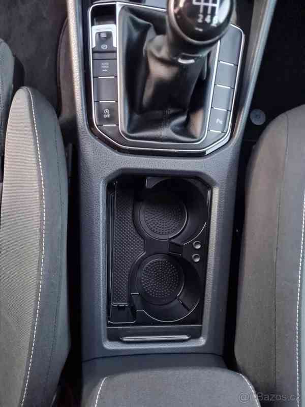 Volkswagen Golf 1,4   TSI (92kW) - foto 11