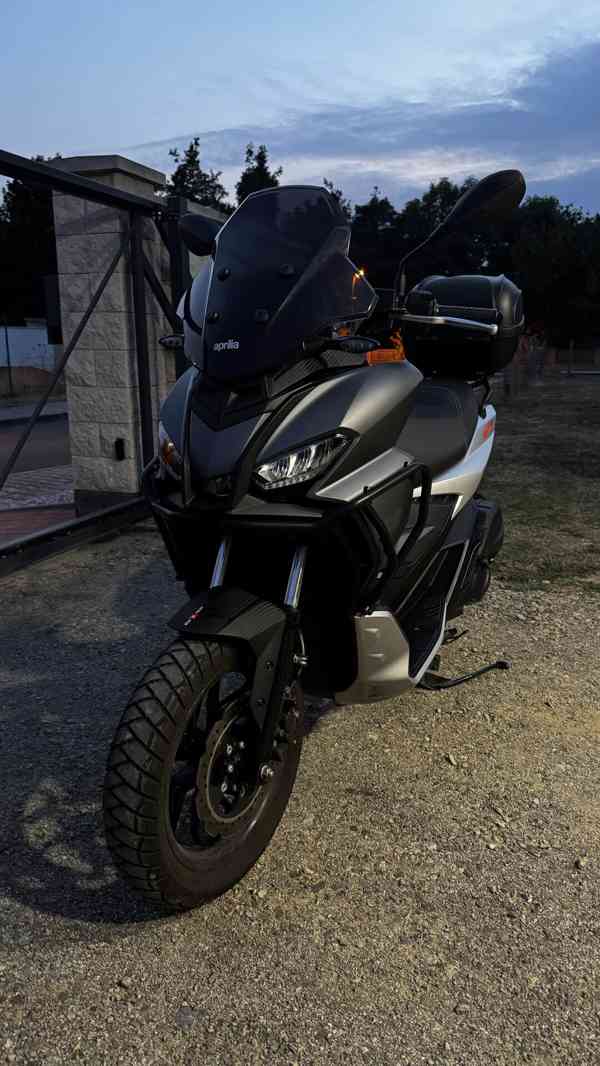 Aprilia SR GT 125 - foto 1