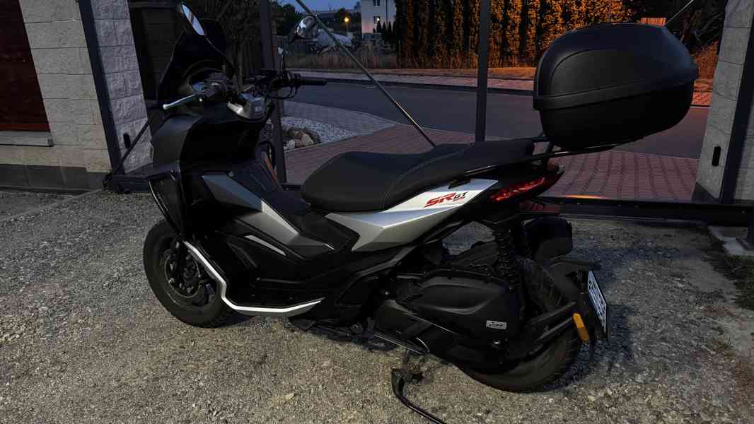 Aprilia SR GT 125 - foto 7