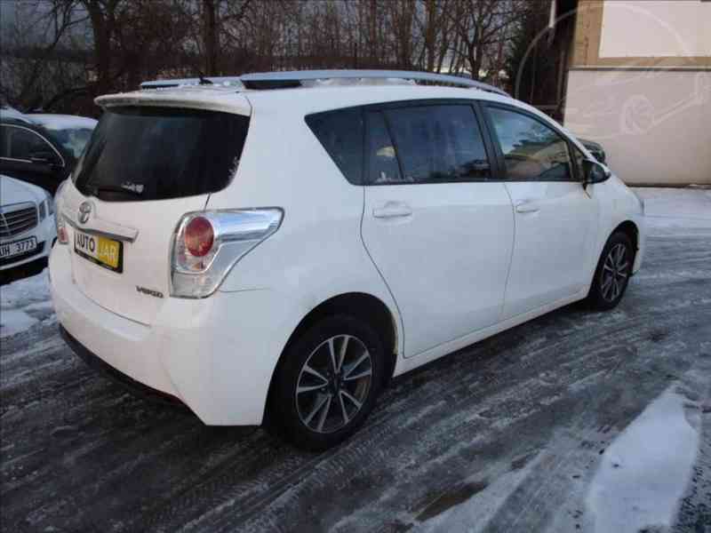 Toyota Verso 1,8 Valvematic AUTOMAT,NAVI - foto 15