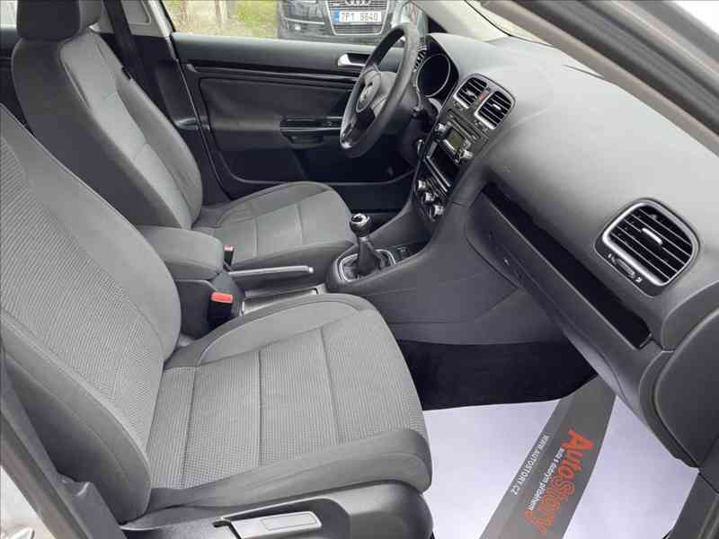 Volkswagen Golf 1,6 TDI 77KW 1.MAJITEL SERVIS - foto 10