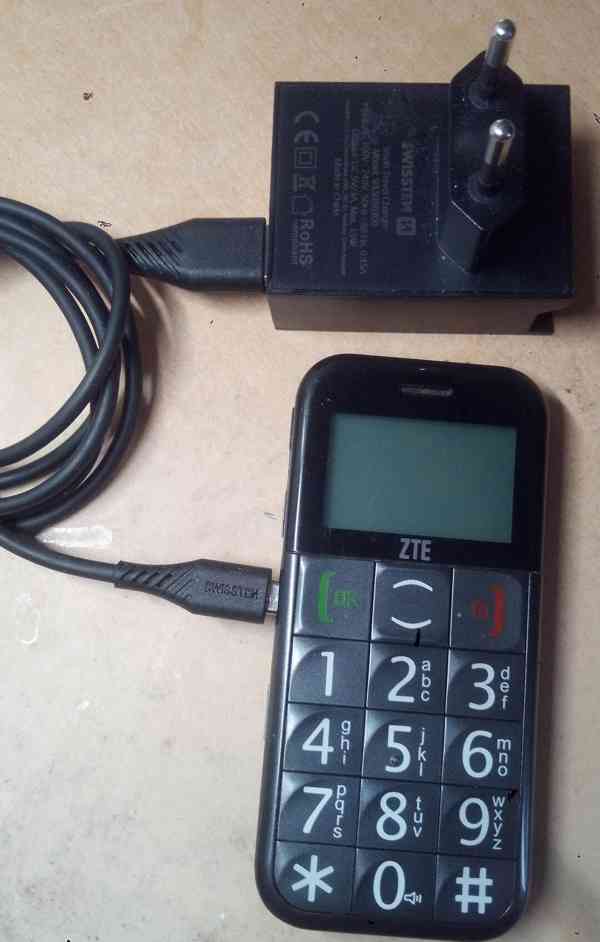 Telefon Aligator A321 a telefon ZTE GS202 - foto 6