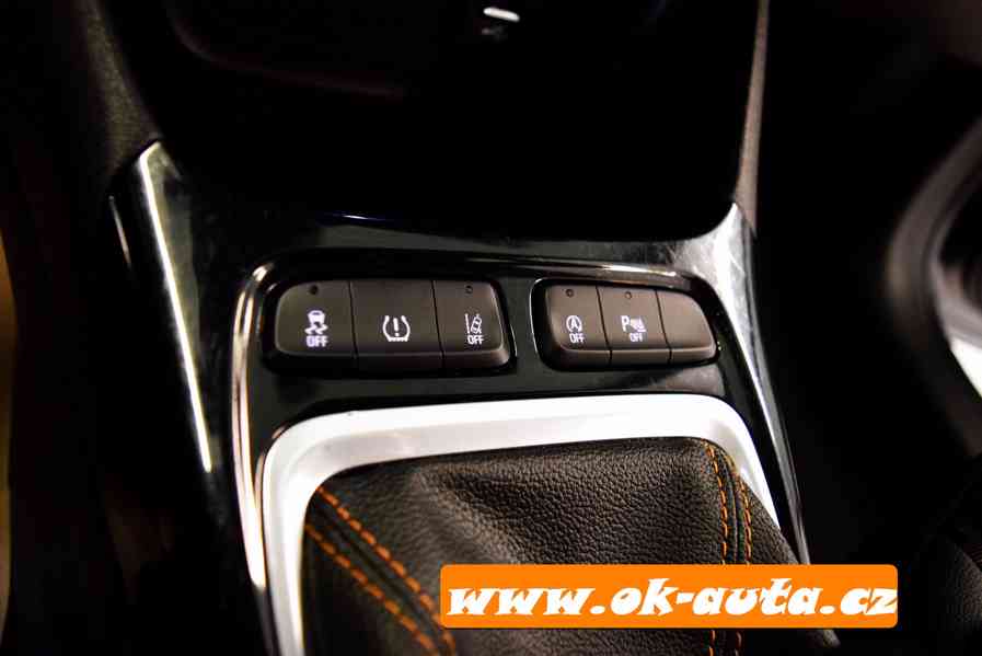 Opel Crossland X 1.2 T 81 kW LED SVÍCENÍ 46 000 KM-DPH - foto 15