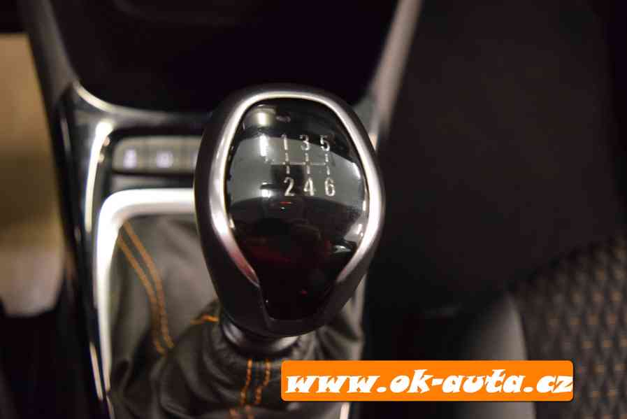 Opel Crossland X 1.2 T 81 kW LED SVÍCENÍ 46 000 KM-DPH - foto 14