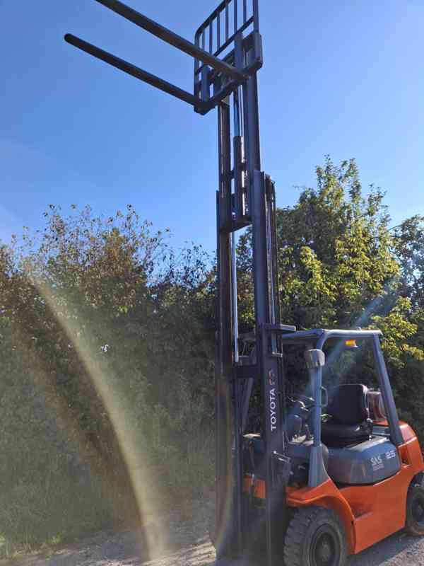 Použitý VZV TOYOTA 42-7FGF25, r. v. 2002, SO 2025 - foto 6