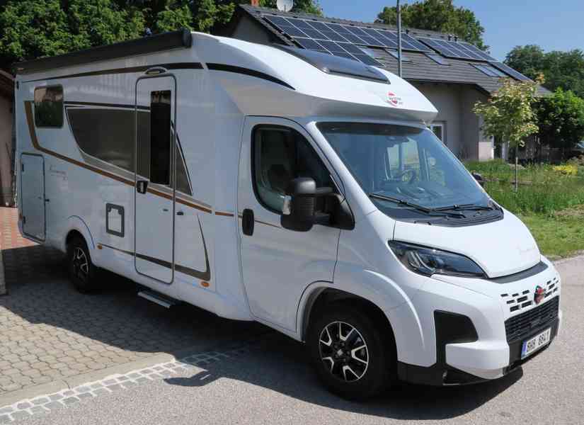 Zapůjčíme Vám zánovní obytný vůz Burstner Lyseo 690G