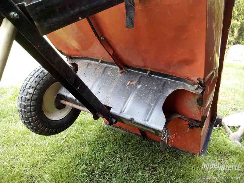Přívěsný vozík za zahradní traktůrky-sekačky - foto 10