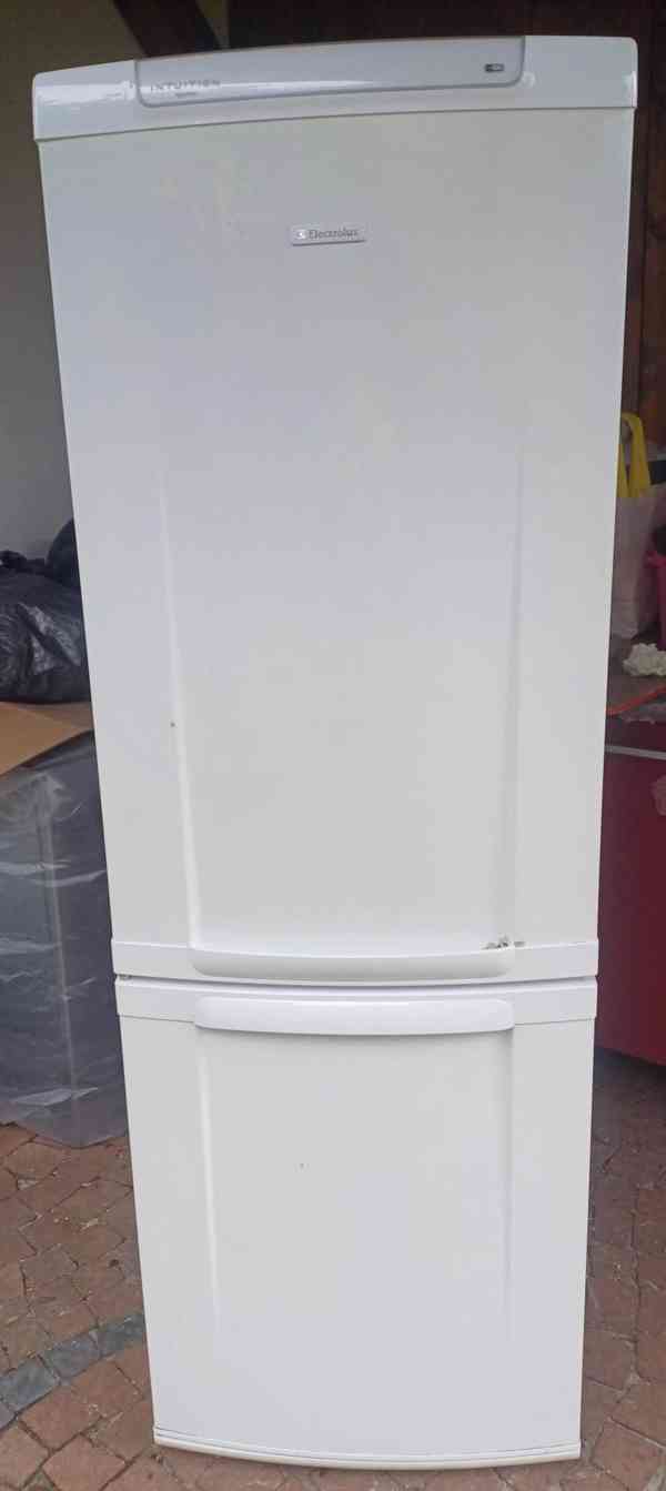 Kombinovaná chladnička s mrazničkou Electrolux ERB 34300 W